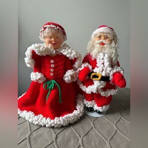 VTG Santa Mrs. Claus Crochet Dolls Festive Christmas Cheery Retro Vintage Red